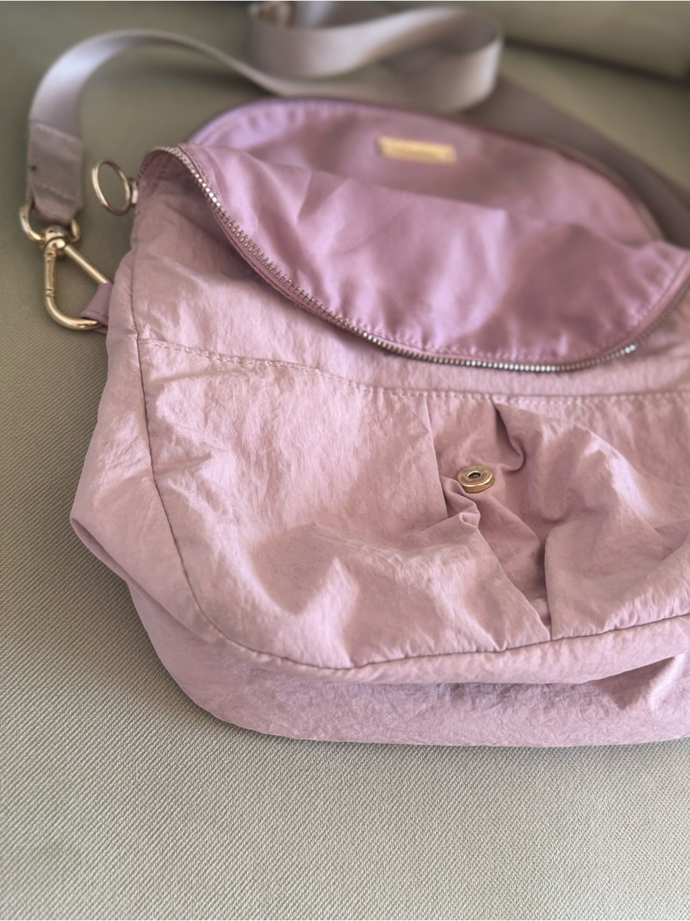 lululemon athletica Dusty Rose Crossbody Bag - Picture 4 of 6